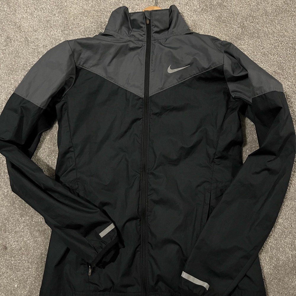 Nike running windbreaker jacket - size small